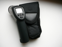 Thermometer mit Laservisier und Wärmetendenzton