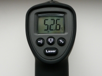 Thermometer mit Laservisier und Wärmetendenzton